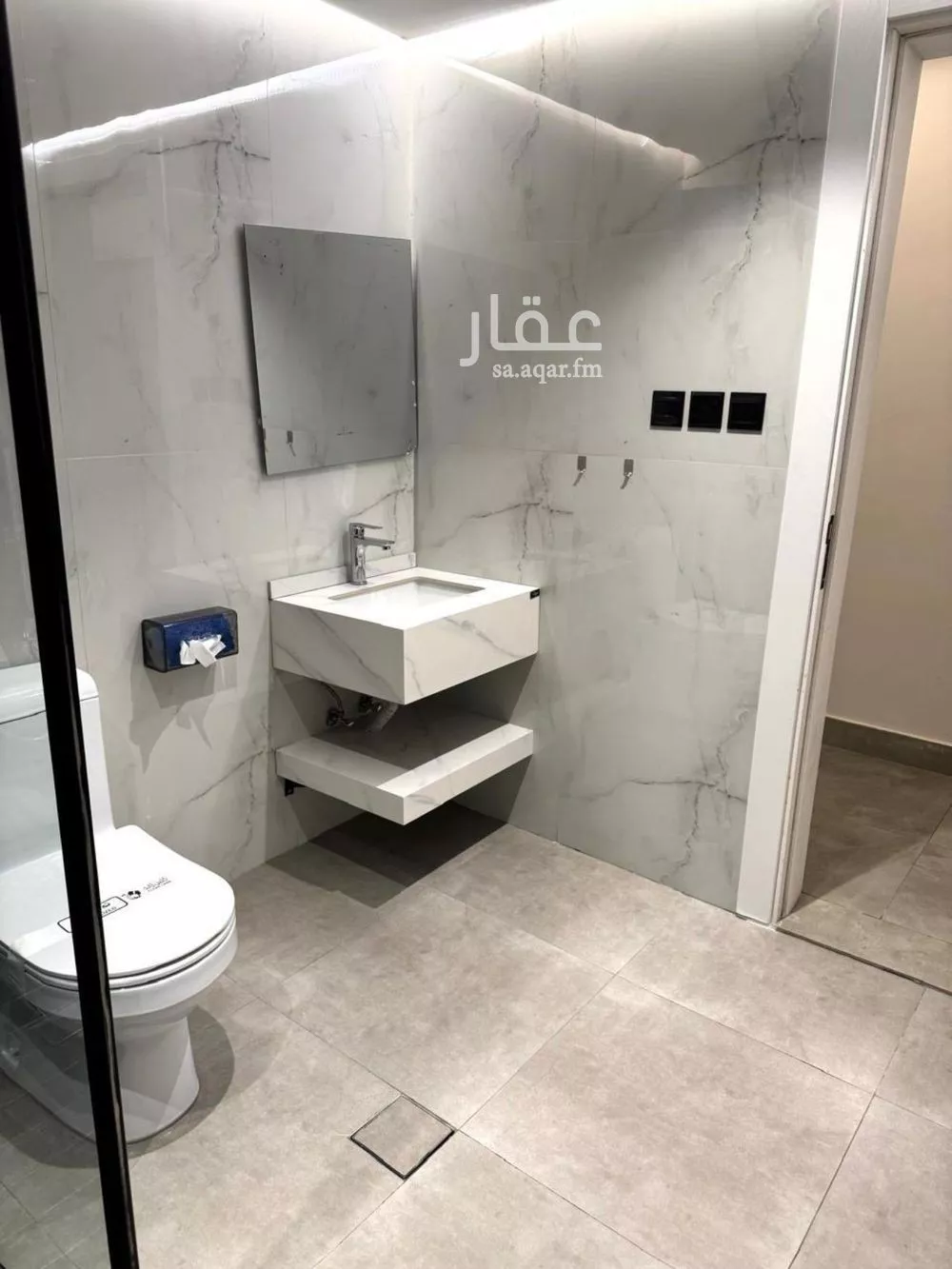 شقة 4 غرف في الملقا 5