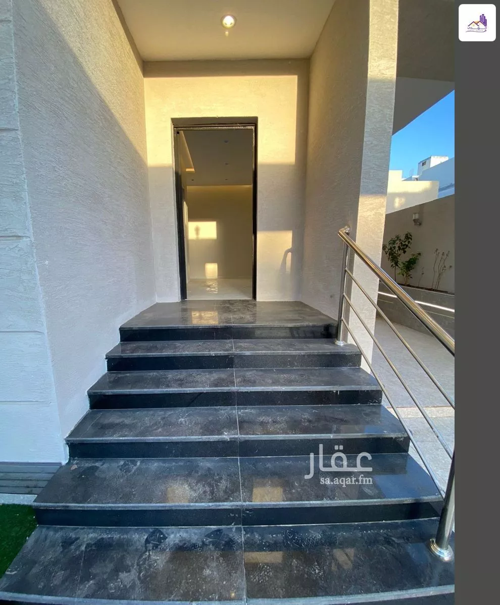 فيلا 9 غرف في الملك فهد 2