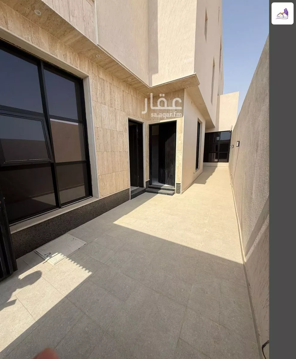 4 bedroom floor in Al Janadriyah 5