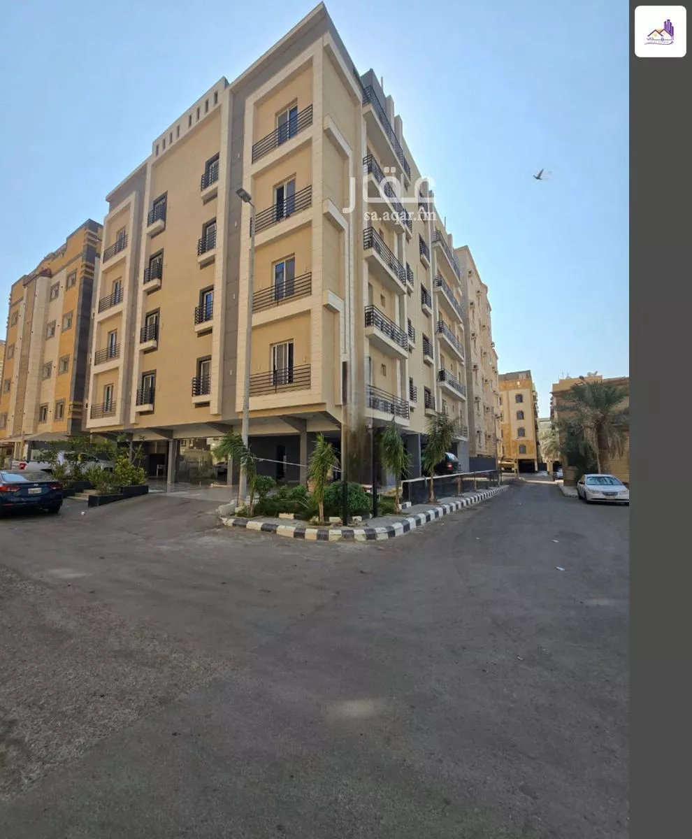 شقة 6 غرف في الريان 2