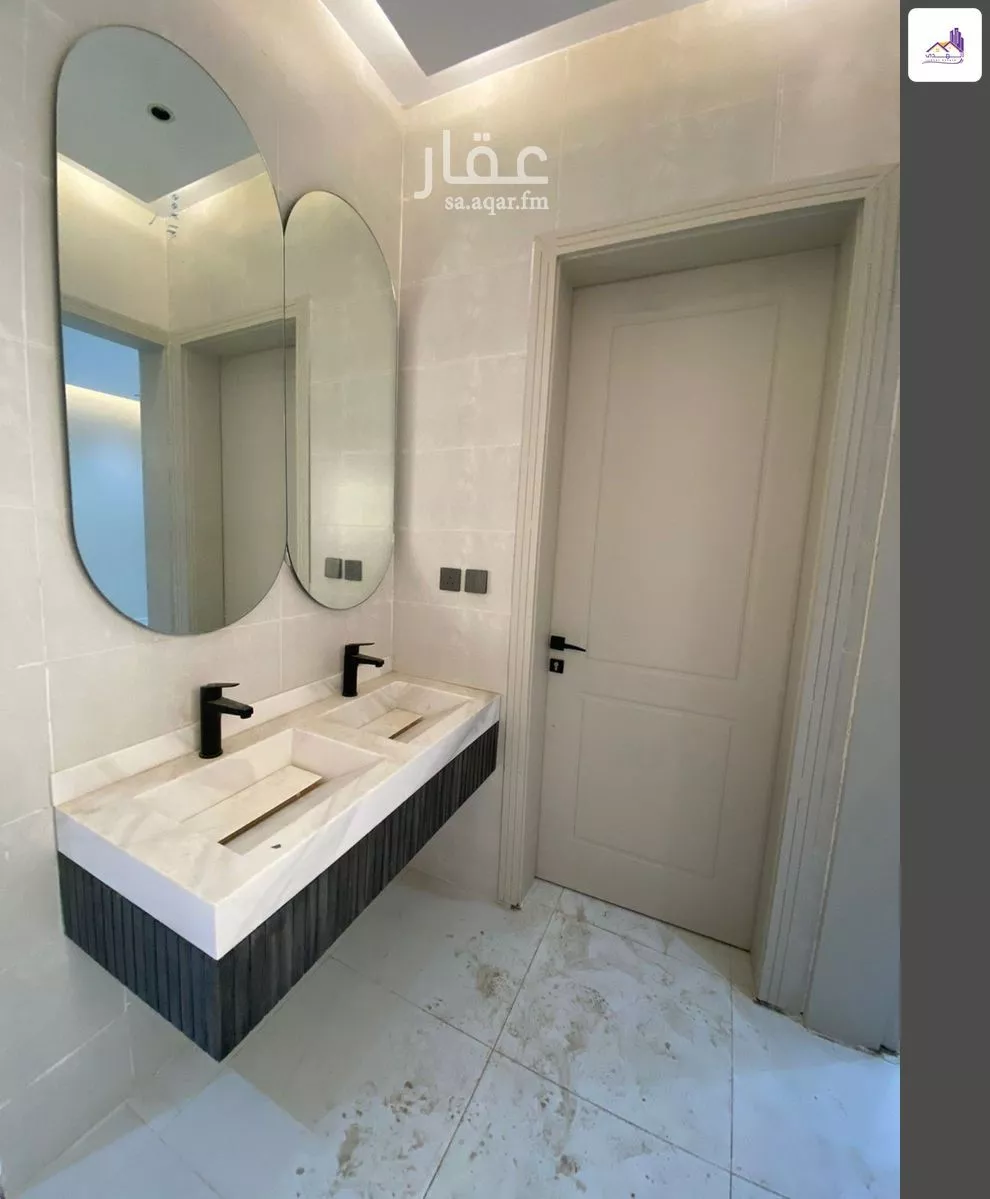 فيلا 9 غرف في الملك فهد 4