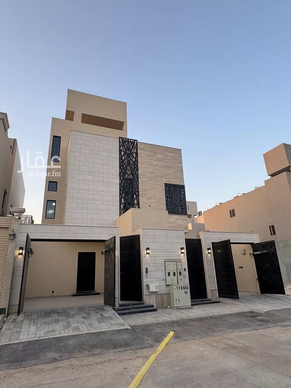 3 bedroom floor in Al Safa 2