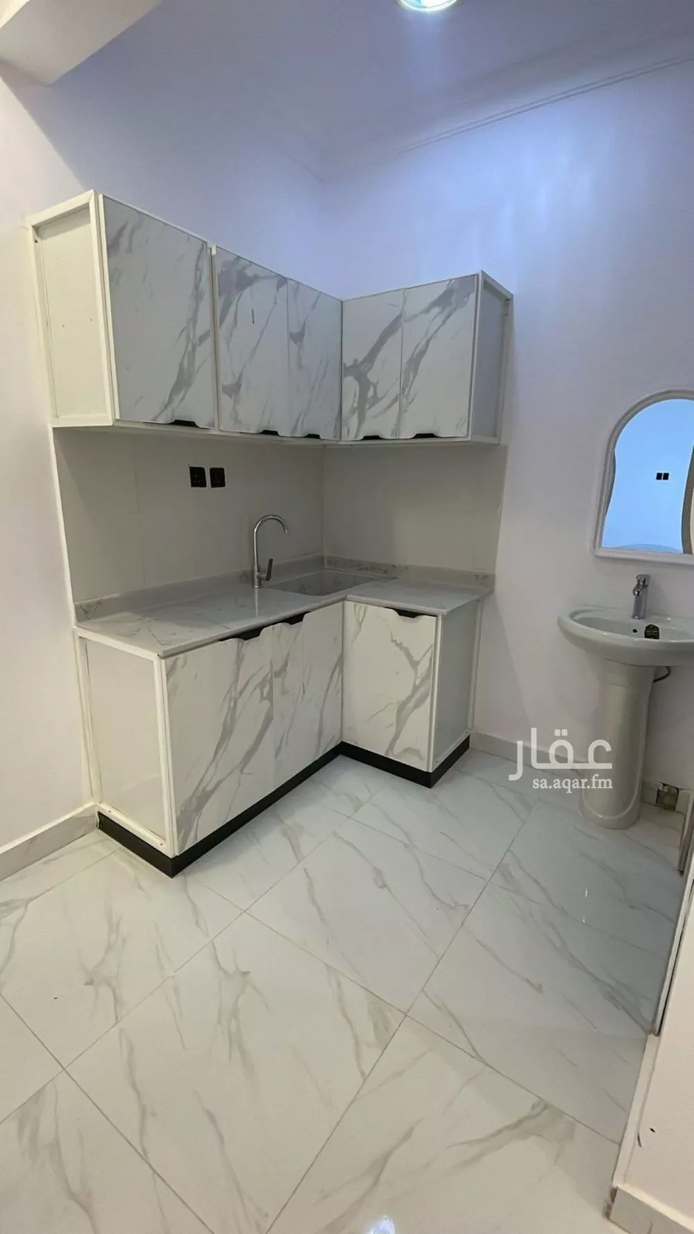 شقة 1 غرف في الملقا 3