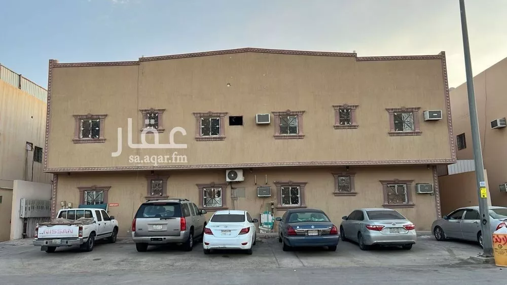 شقة 6 غرف في عكاظ 1