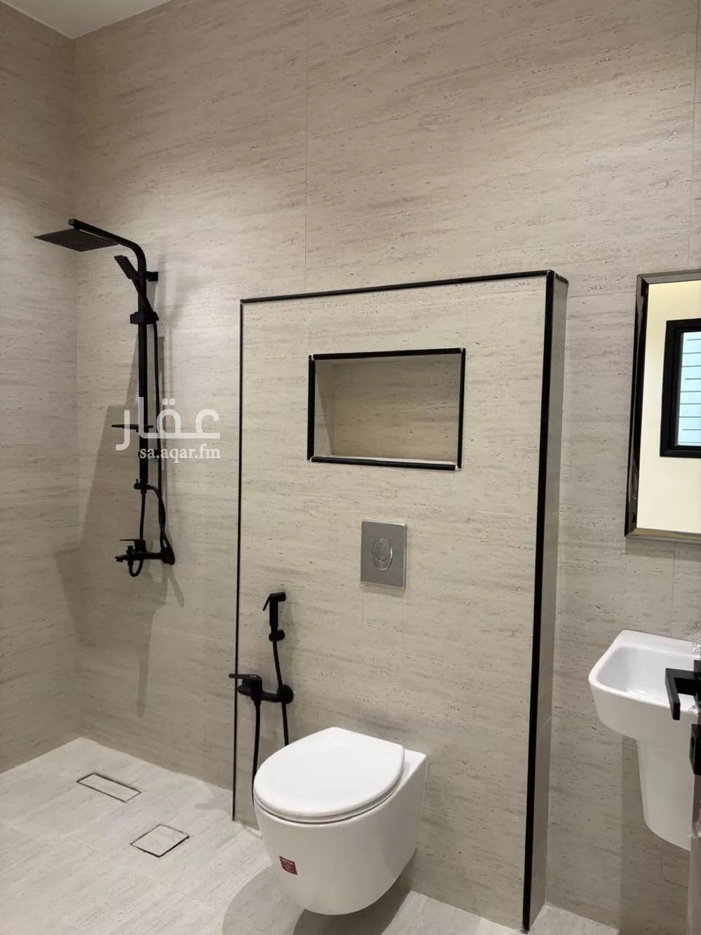 3 bedroom floor in Al Janadriyah 5