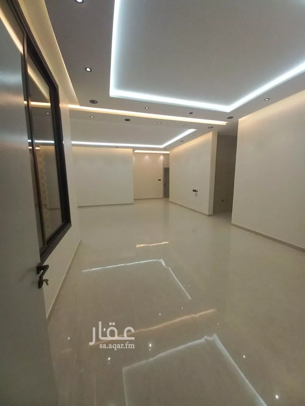 4 bedroom floor in Al Janadriyah 5