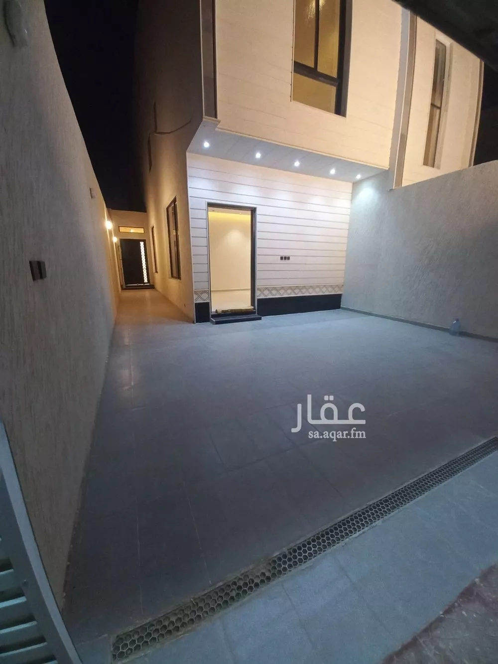 4 bedroom floor in Al Janadriyah 1