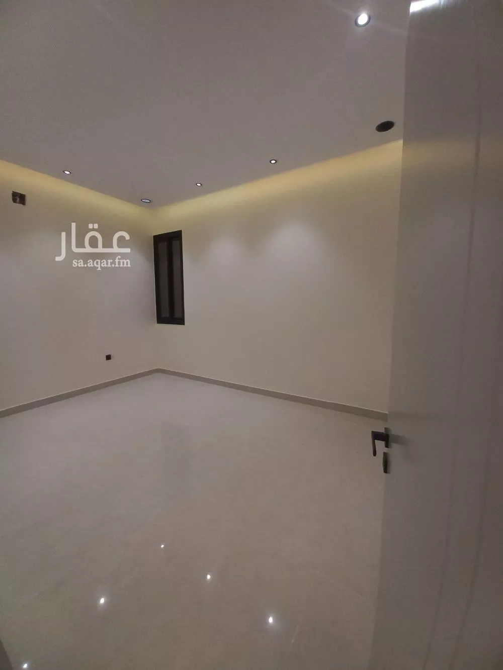 4 bedroom floor in Al Janadriyah 4