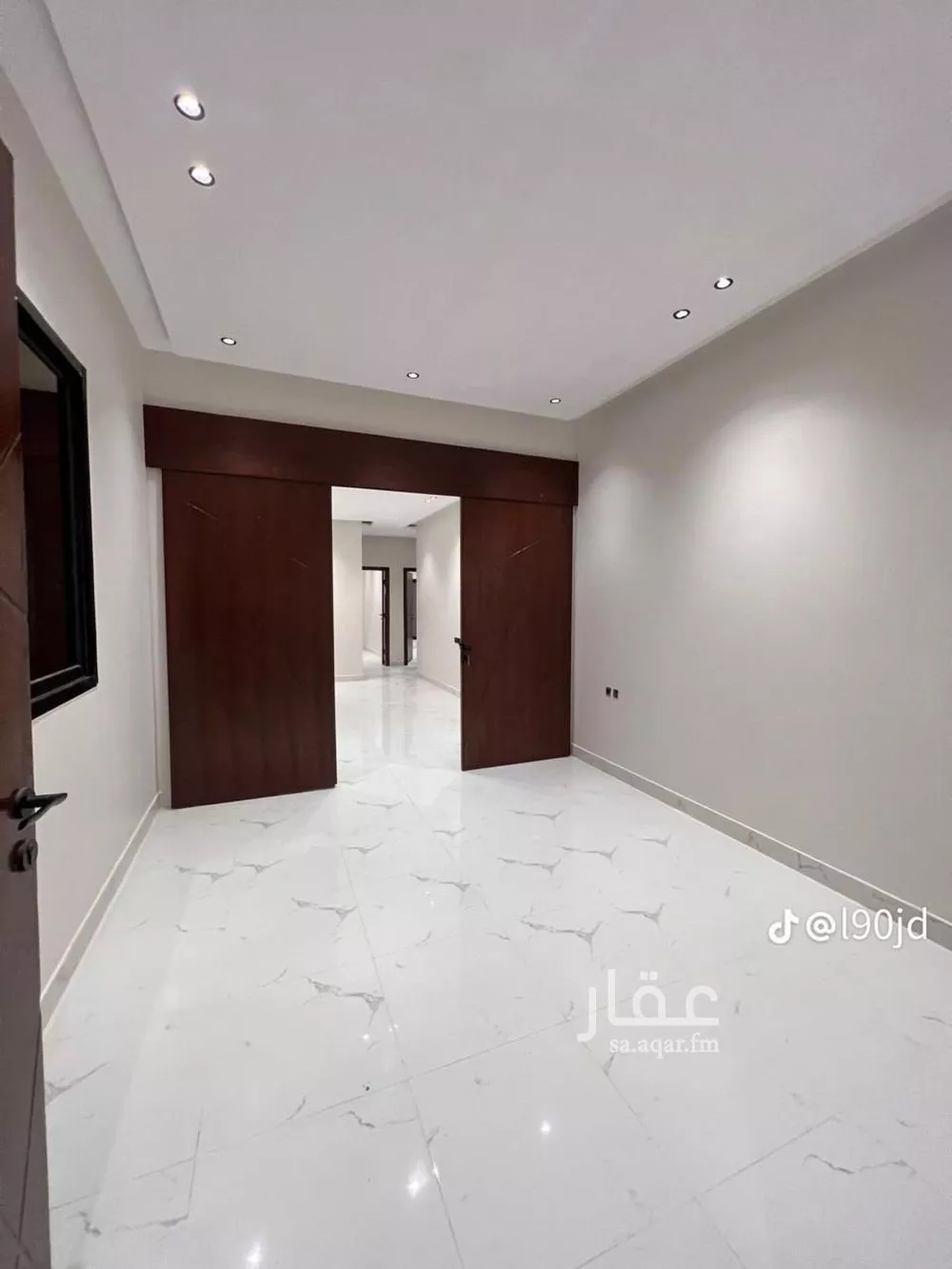 3 bedroom floor in Al Janadriyah 5