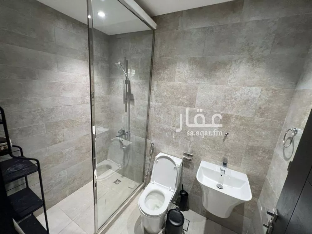 فيلا 5 غرف في عكاظ 3