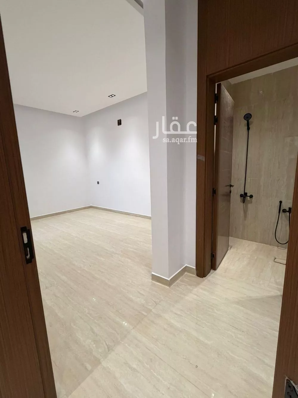 فيلا 6 غرف في النظيم 2