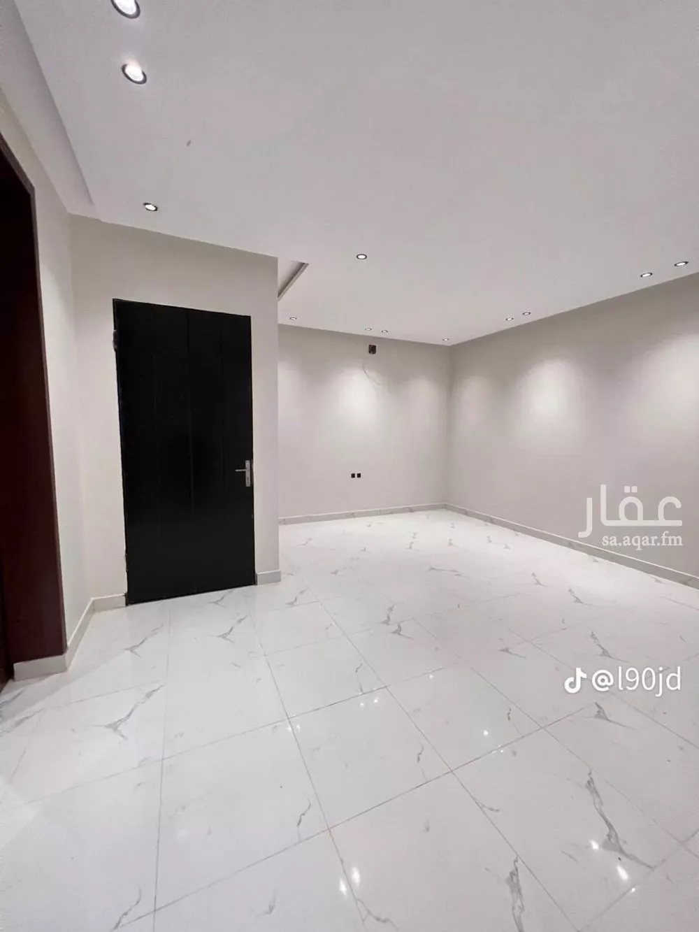 3 bedroom floor in Al Janadriyah 2
