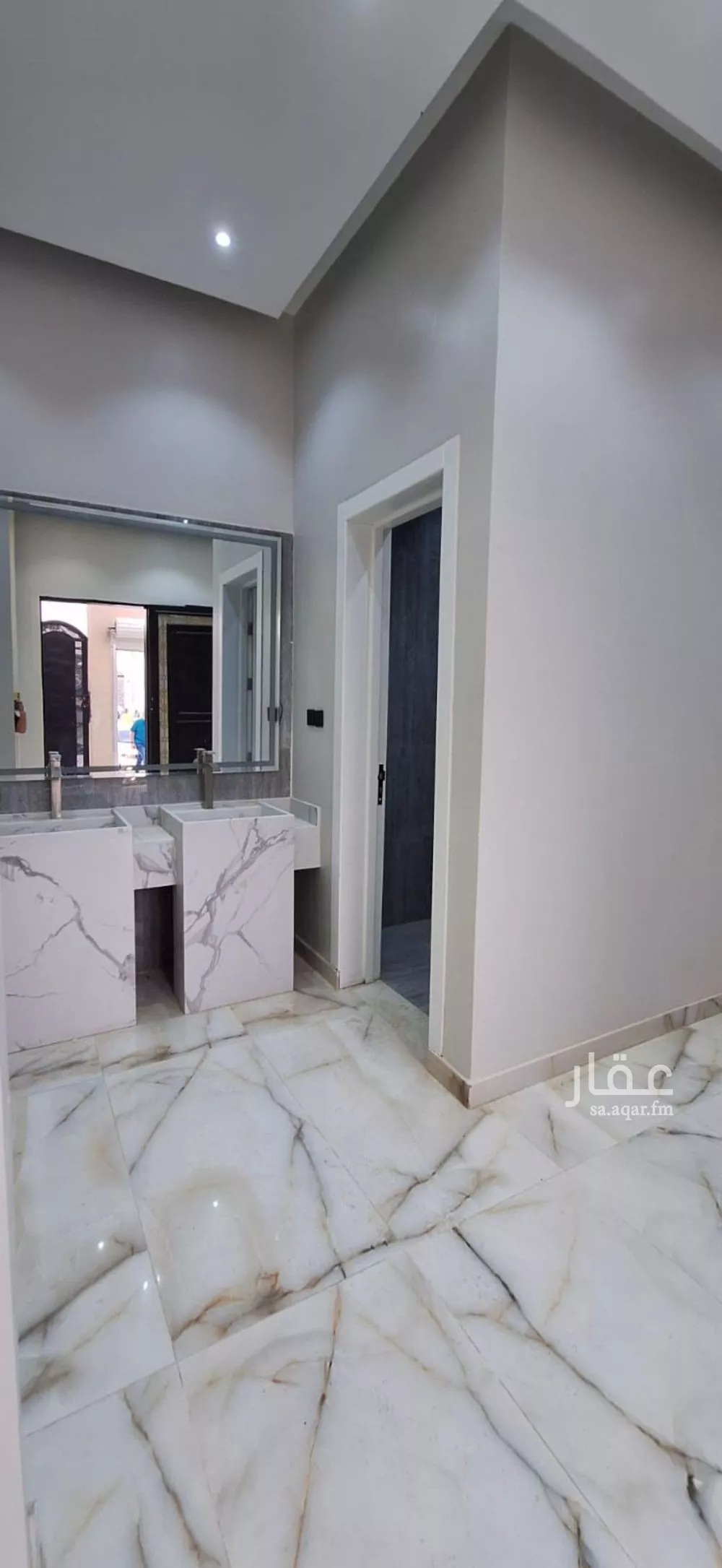 فيلا 5 غرف في الجنادرية 3