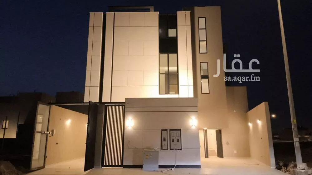 4 bedroom floor in Al Janadriyah 1