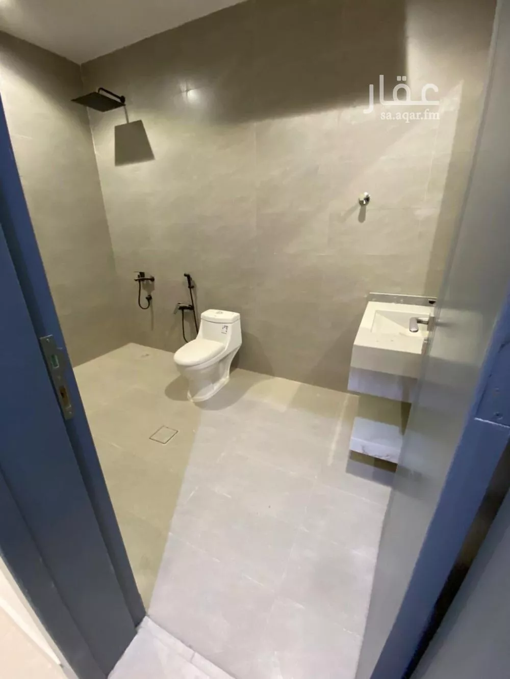 فيلا 5 غرف في الجنادرية 3