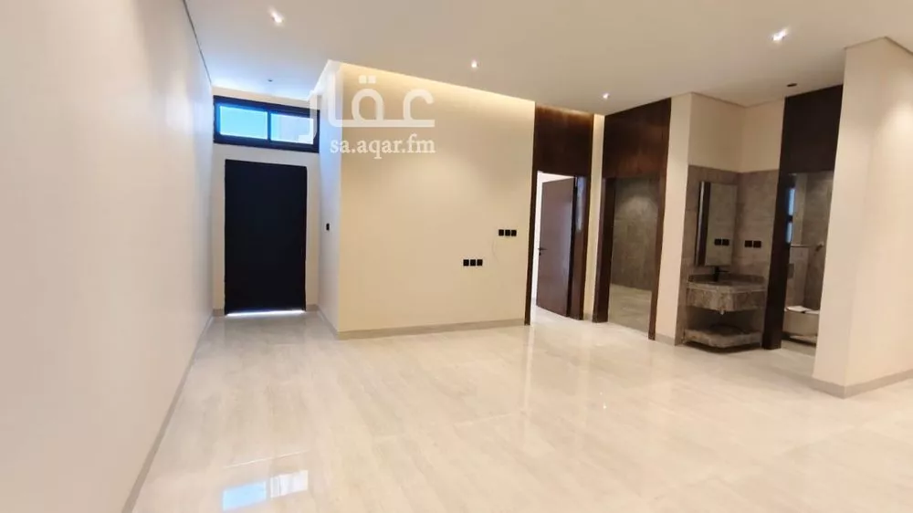 3 bedroom villa in Al Janadriyah, Riyadh 6