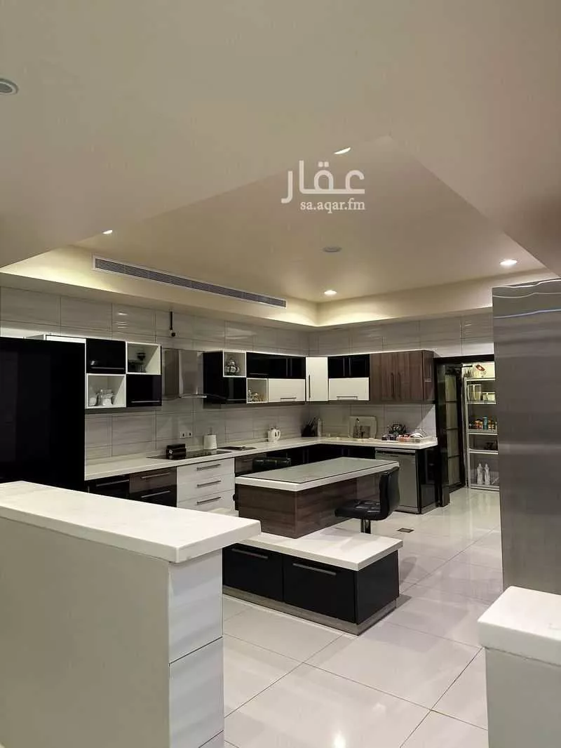 فيلا 7 غرف في طيبة 5