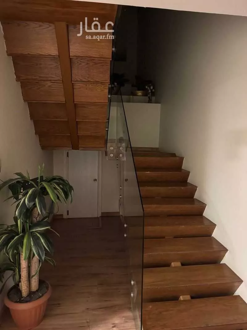 1920 sqm shop in East Beach 4