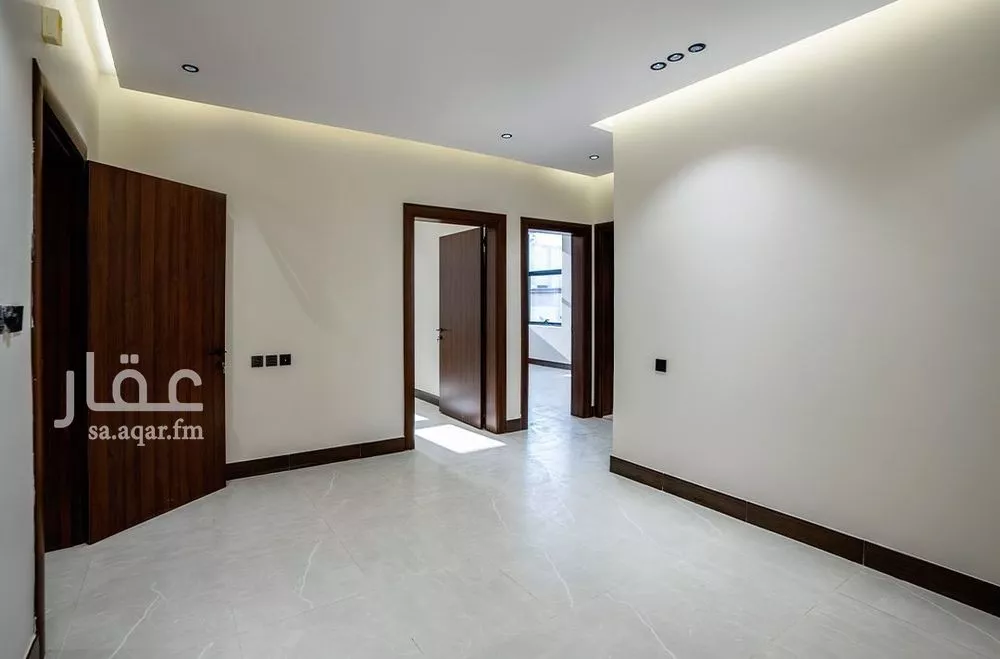 شقة 4 غرف في الروضة 3