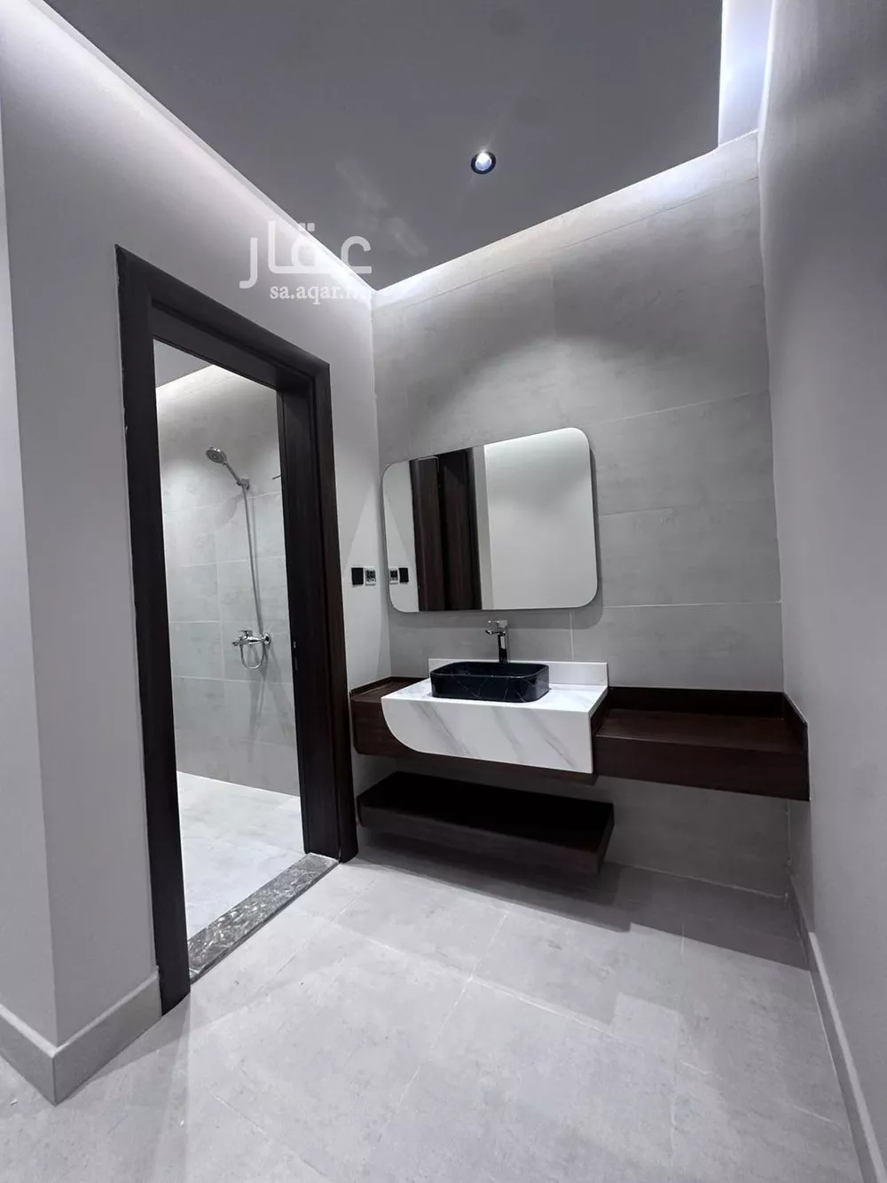 شقة 4 غرف في النعيم 5