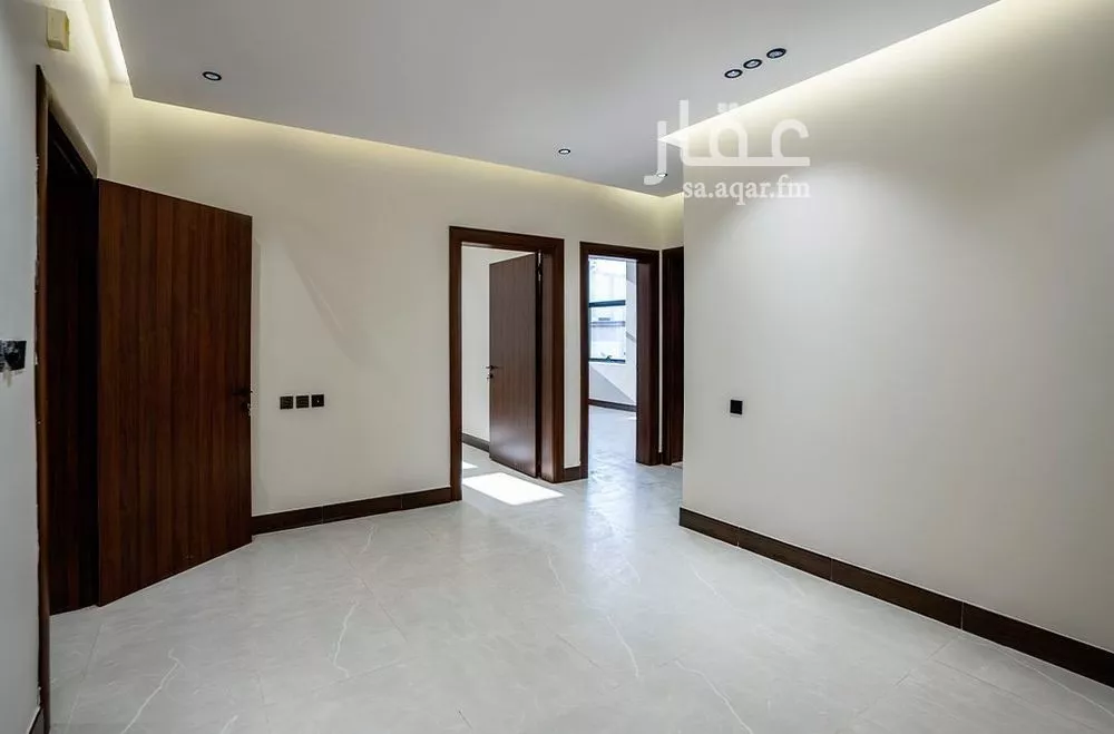 شقة 4 غرف في الروضة 5