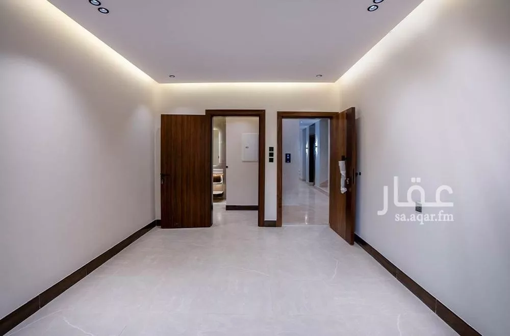 شقة 4 غرف في الروضة 2