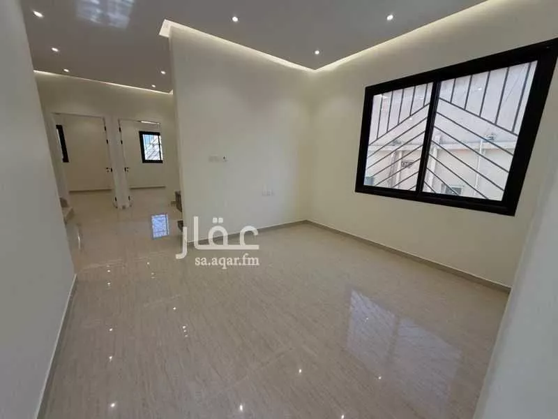 فيلا 8 غرف في الزهرة 4