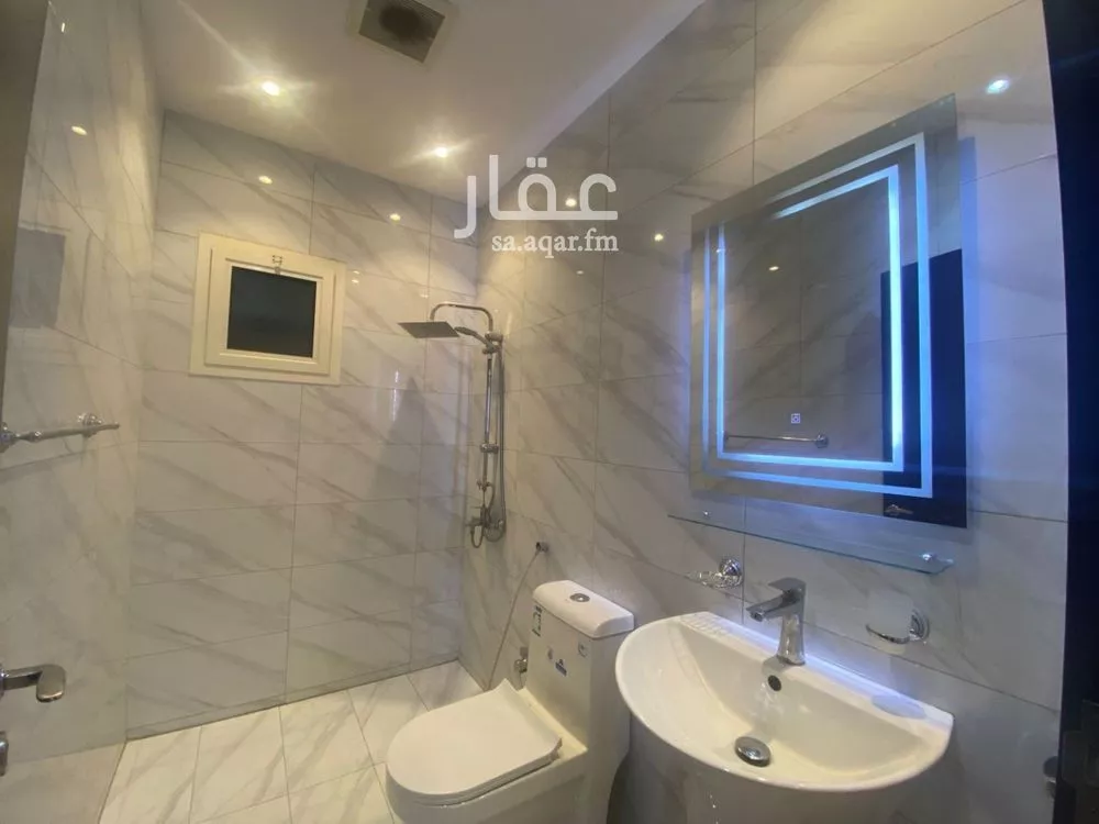 3 bedroom apartment in Al Qairawan 4