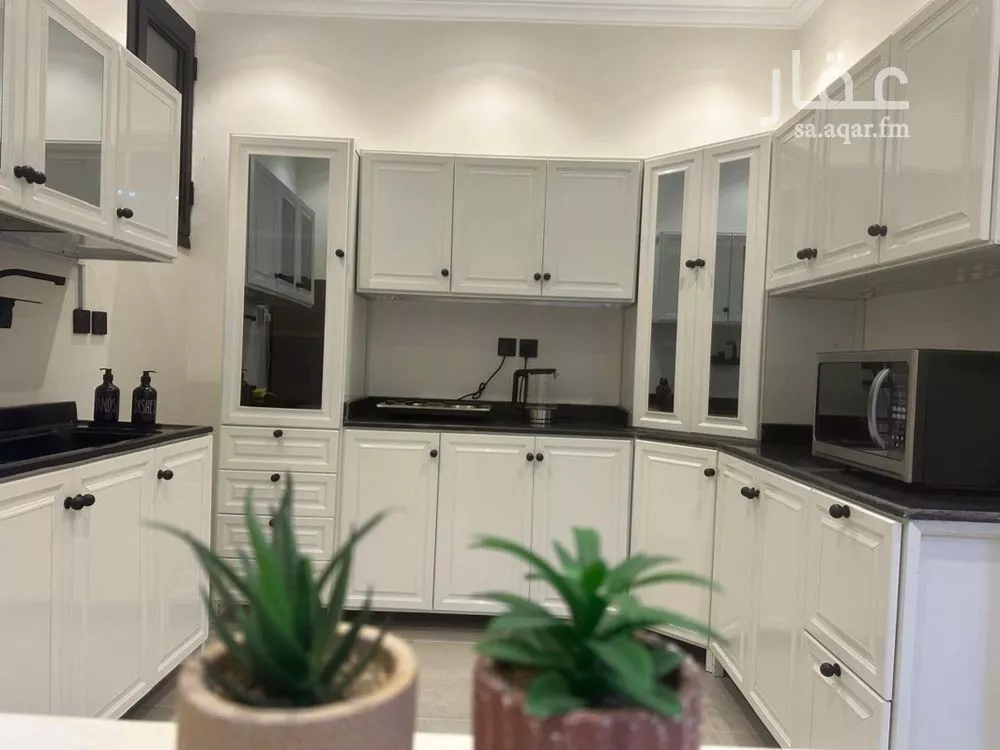 شقة 3 غرف في الملقا 4