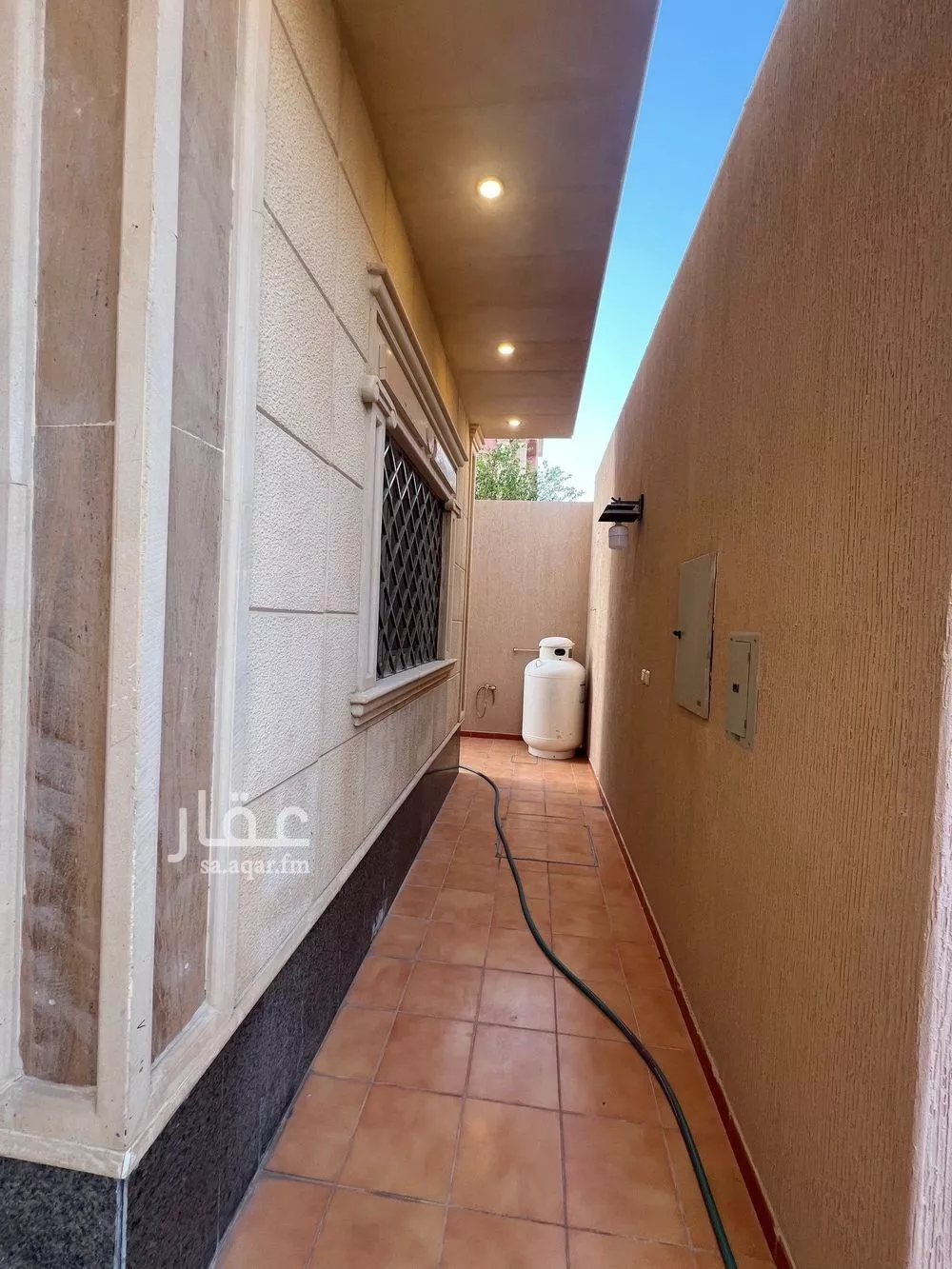 فيلا 9 غرف في الياسمين 4