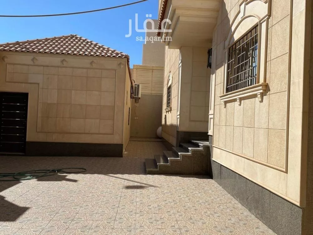 4 bedroom villa in Dhahrat Al Badiah, Riyadh 12