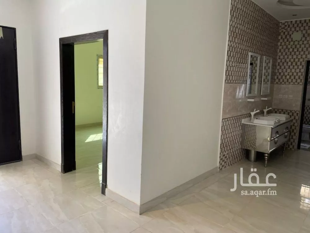 4 bedroom villa in Dhahrat Al Badiah, Riyadh 13