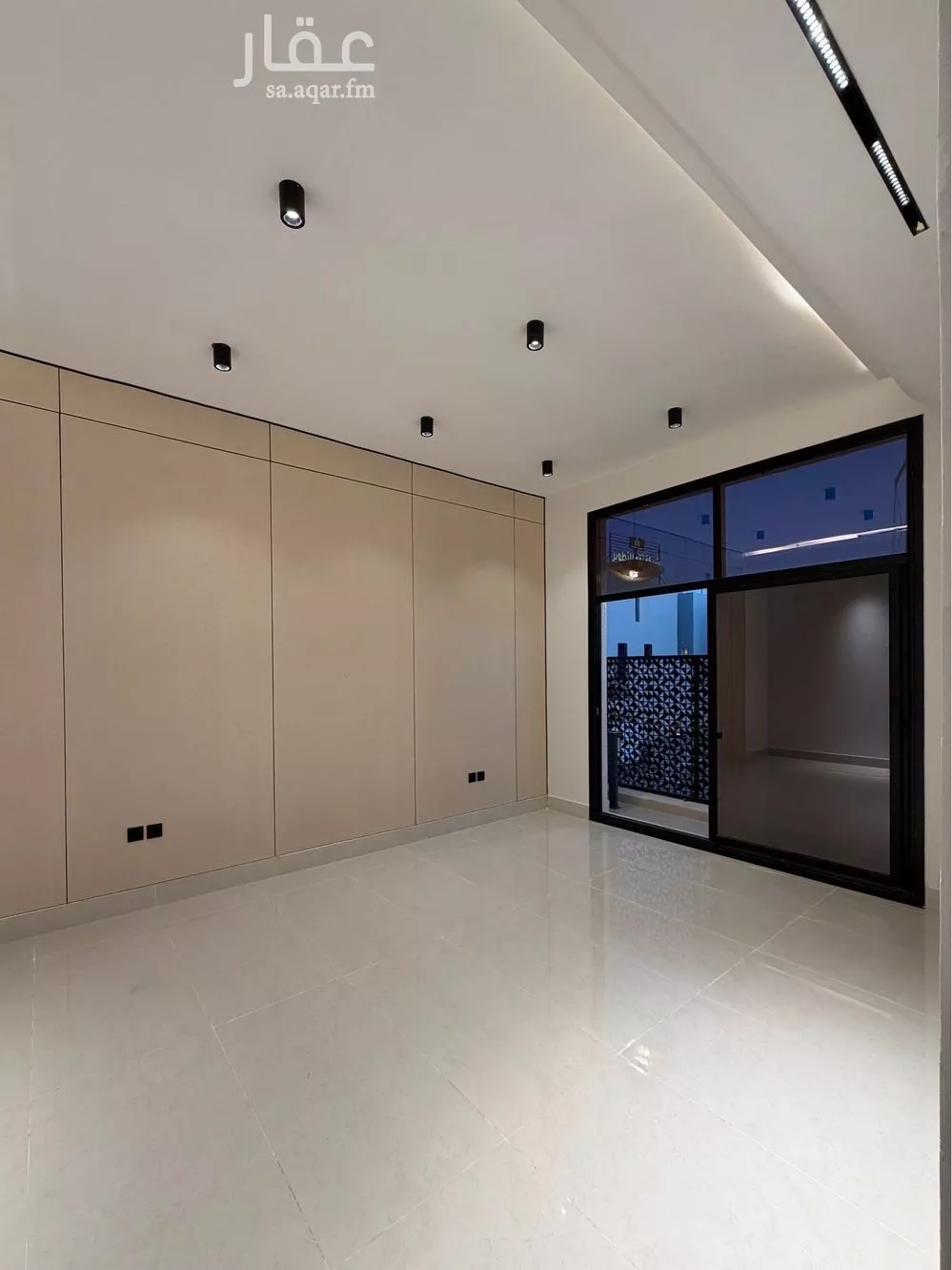 شقة 4 غرف في الرمال 5