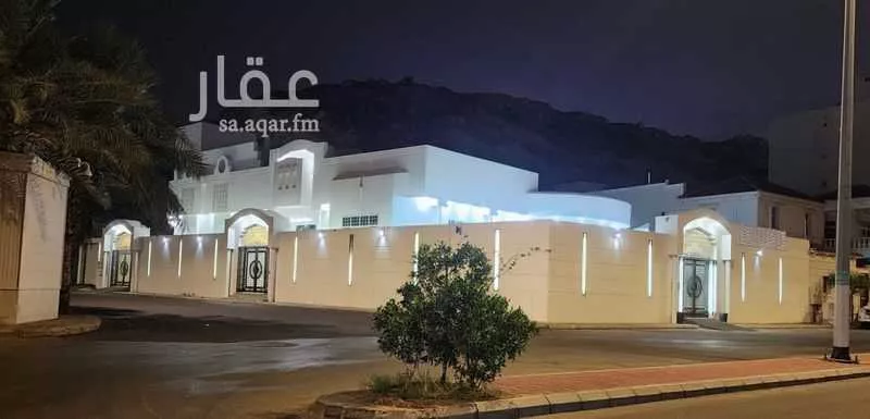 14 bedroom apartment in Batha Quraysh 3