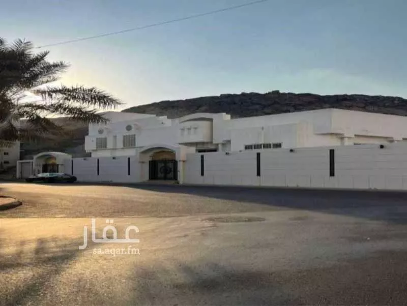 14 bedroom apartment in Batha Quraysh 2