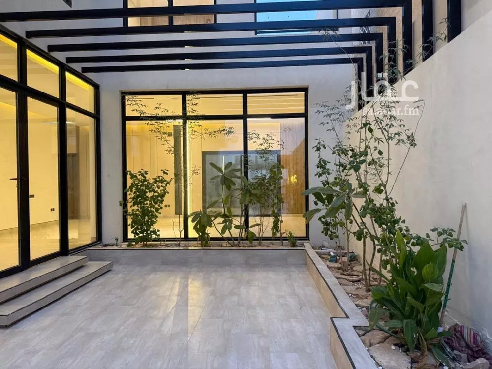 فيلا 6 غرف في المهدية 5