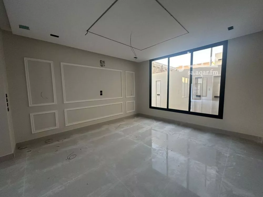 9 bedroom villa in Al Amwaj 4