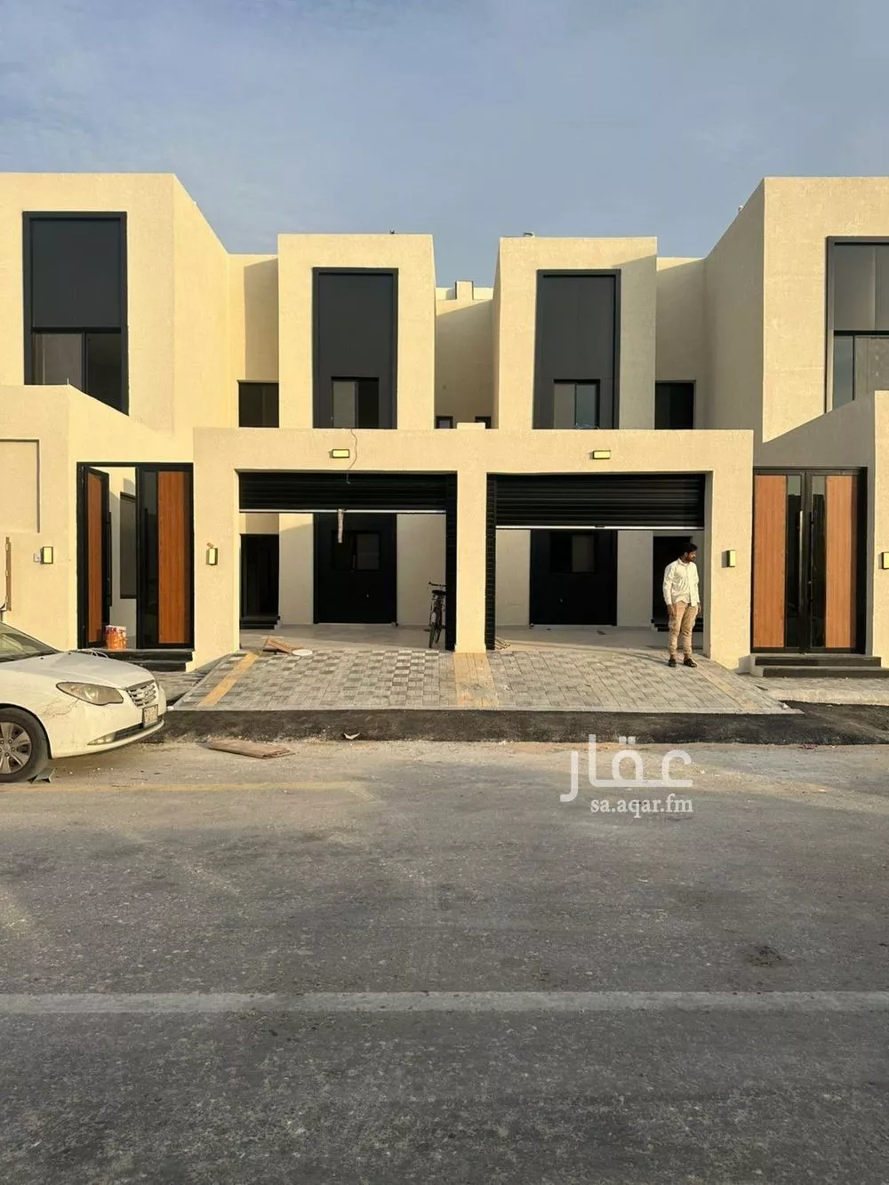 فيلا 7 غرف في الامواج 2