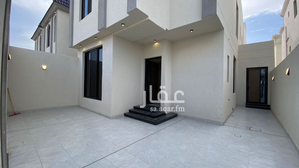 6 bedroom villa in Al Amwaj, Eastern Province 4