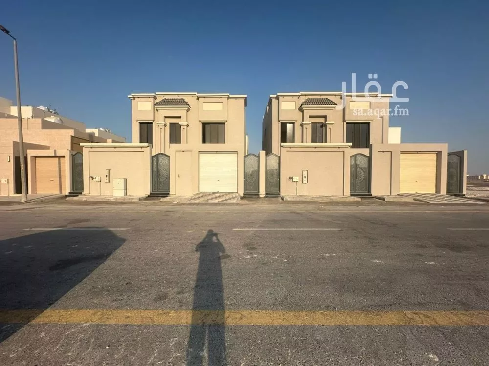 7 bedroom villa in Al Amwaj 1