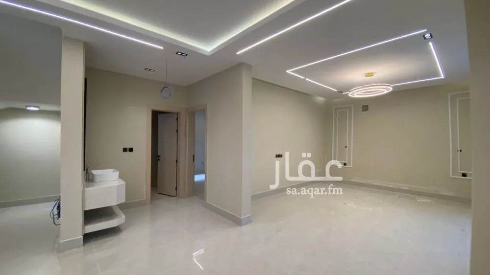 فيلا 9 غرف في الامواج 4