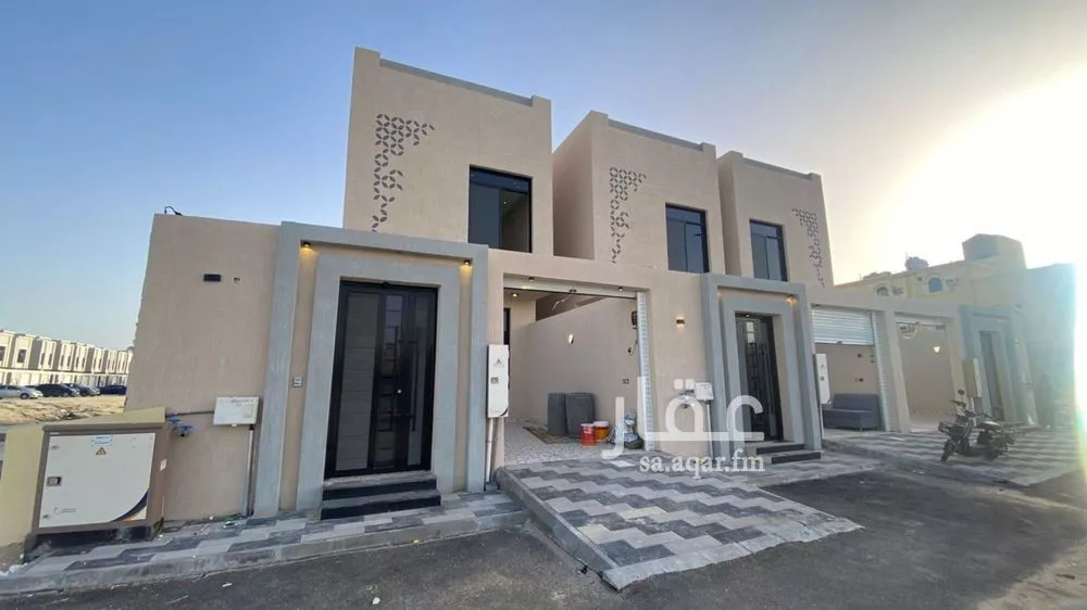 7 bedroom villa in Al Amwaj 1