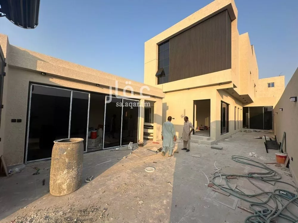 9 bedroom villa in Al Amwaj 3