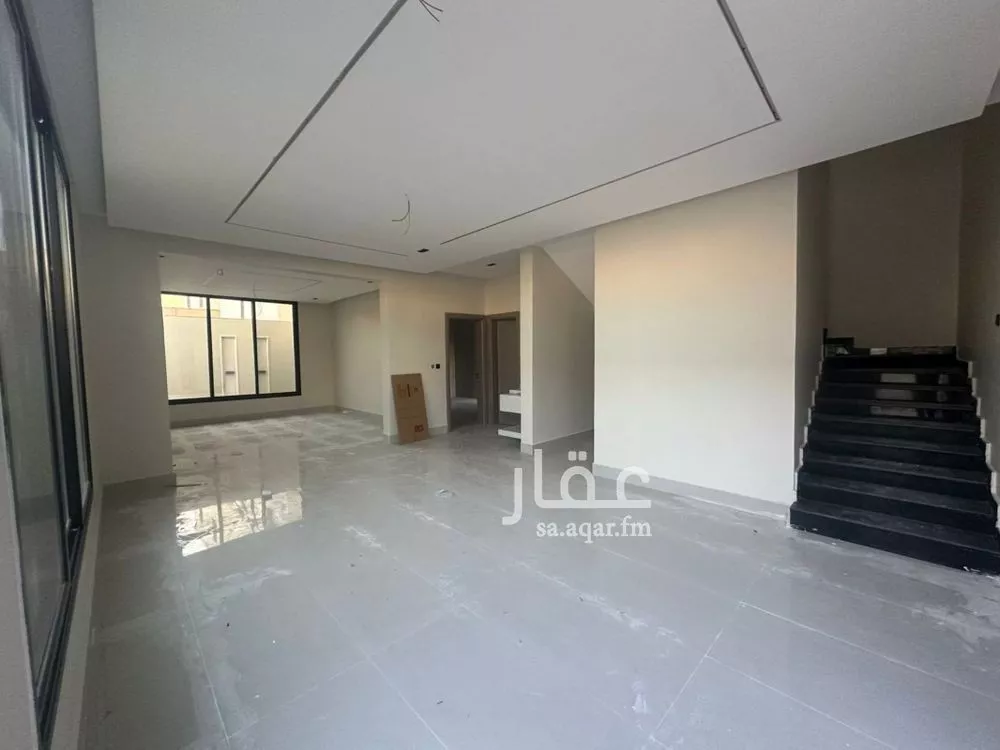 فيلا 7 غرف في الشراع 5