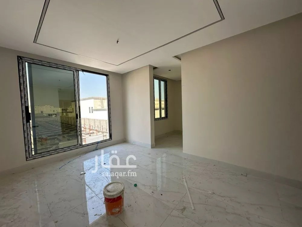 فيلا 7 غرف في الشراع 5