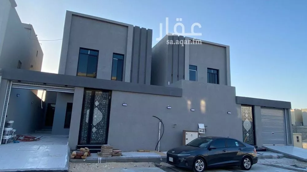 فيلا 7 غرف في العقيق 4