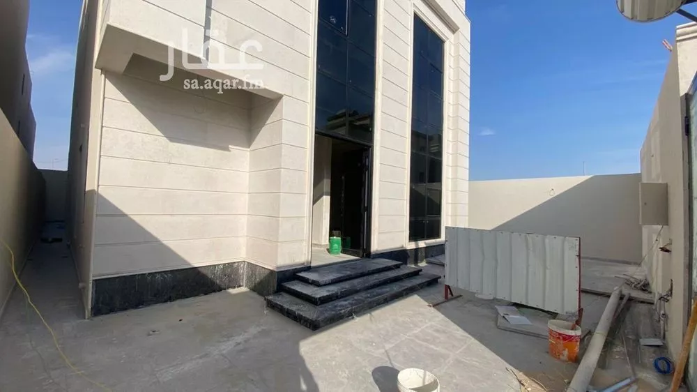 7 bedroom villa in Al Amwaj 2