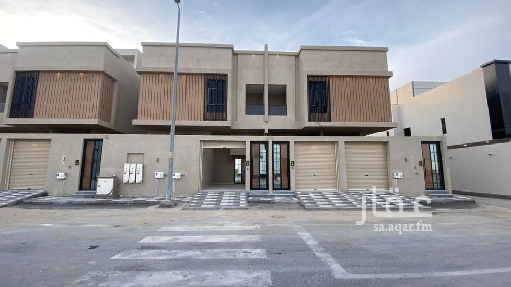 شقة 4 غرف في الامواج 1