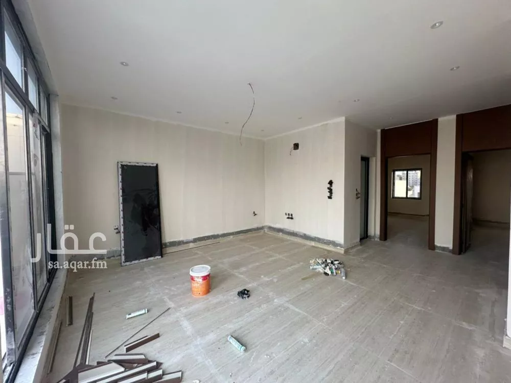 فيلا 7 غرف في الشراع 4