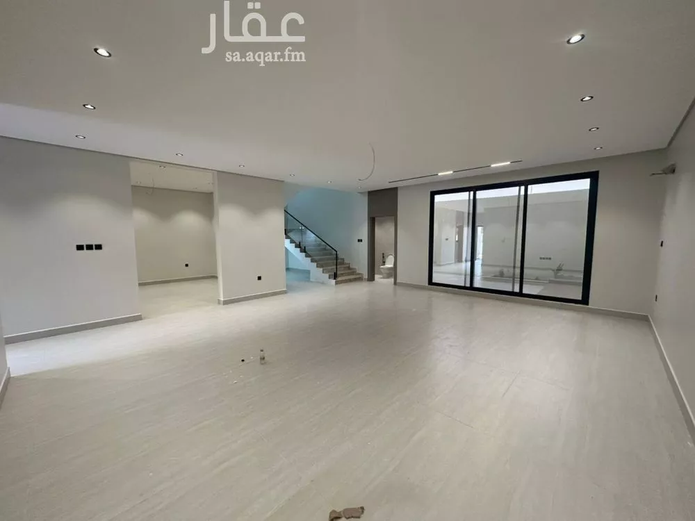 فيلا 7 غرف في الامواج 4